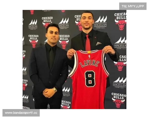 公牛官方Instagram发布比赛最后瞬间无水印照片供粉丝下载收藏