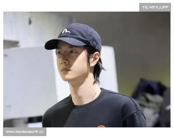 王一博化身85号赛车手,酷劲与萌态并存,P房随拍展现独特魅力 王一博化身85号赛车手,酷劲与萌态并存,P房随拍展现独特魅力