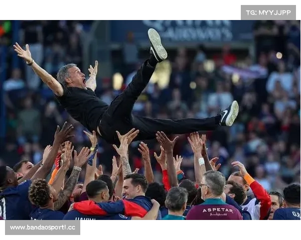 巴黎圣日耳曼战胜强敌成功晋级 下一轮赛事充满期待 巴黎圣日耳曼战胜强敌成功晋级 下一轮赛事充满期待