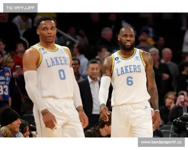 湖人逆袭奇迹再现橄榄球赛场绝杀强敌震撼全场