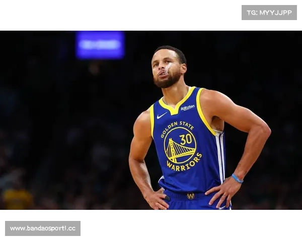 库里正式加盟湖人队签约三年引发篮球界震动 库里正式加盟湖人队签约三年引发篮球界震动