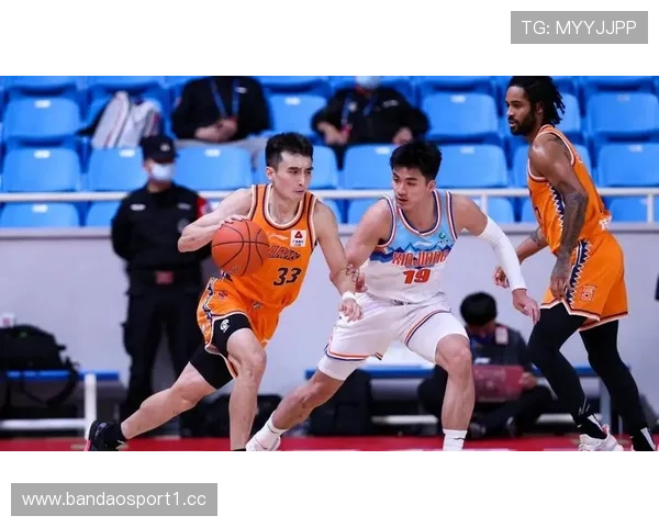 上海男篮新赛季前景堪忧 新民体育分析球队困境与挑战