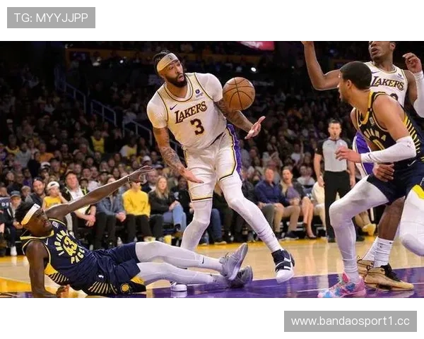 湖人全场罚球16次除最后战术犯规外体现罚球稳定性