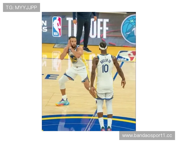 王猛:巴特勒与库里联手让勇士攻守均衡 外线内线兼备 王猛:巴特勒与库里联手让勇士攻守均衡 外线内线兼备